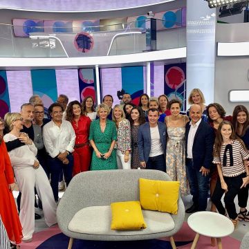 La robe verte portée par Sophie Davant sur un post Instagram de @So­phie_­da­vant