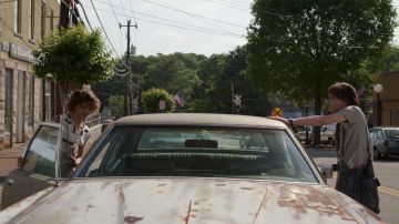Satchel / bag worn by Jonathan Byers (Charlie Heaton) as seen in Stranger Things S03E02