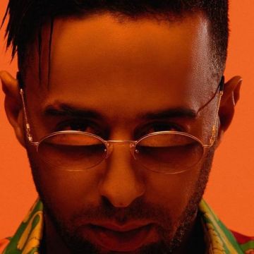 Las gafas de sol ovaladas de Naps en su cuenta de Instagram @napsofficiel