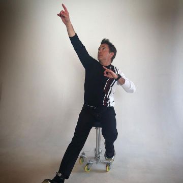 Black Sweater with striped in white and burgundy worn by Robert Downey Jr as seen on his In­sta­gram Ac­count @Robert­downeyjr