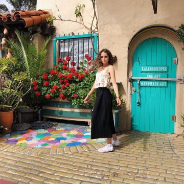 The black pants on the account Instagram of @Eva_dsc