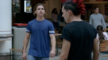 Blue shirt with white stripes worn by Robby Keene (Tanner Buchanan) in Cobra Kai (S02E05)