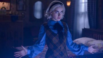 Plaid dress worn by Sabrina Spellman (Kiernan Shipka) as seen in Chill­ing Ad­ven­tures of Sab­rina (S02E08)
