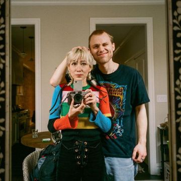 The striped sweater multi-coloured on the account Instagram of @Abaxley