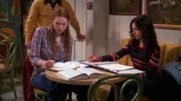 Stripped top worn by Jackie Burkhart (Mila Kunis) on That 70s Show (S03E18)