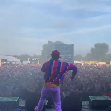 The jacket multi-coloured Stone Paul on the account Instagram of @47ter