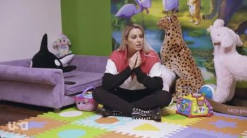 Le sweatshirt color block de Maryse Mizanin dans Miz & Mrs