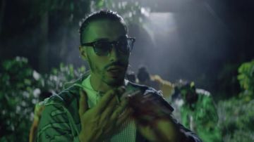 Las gafas de sol usadas por N.O.S. en el clip Blanka de PNL