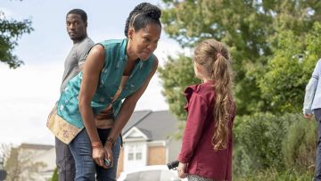 Chaleco floral verde usado por Angela Abar (Regina King) como se ve en Watchmen (Temporada 1)
