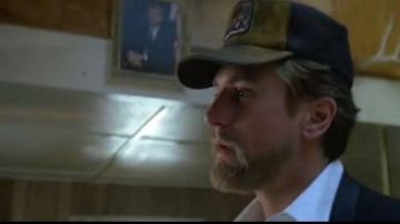 La gorra que lleva Michael (Robert De Niro) en Viaje al fin del infierno