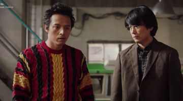Le pull de Toshi (Shinnosuke Mitsushima) dans The Naked Director | Spotern