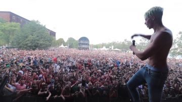 Le jean porté par primetimefut dans la vidéo YouTube Prime Live aux Ardentes ! #LAVIDE 103