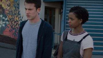 The short sleeves T-shirt with striped collar worn by Ani Achola (Grace Saif) in the series, 13 Reasons Why (S03)