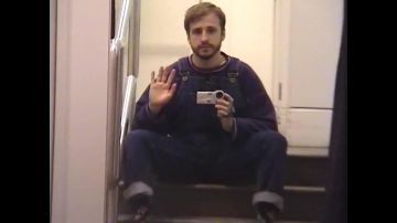 El mono usado por Maxenss en el video de YouTube de Maxenss - @maxoulezozo