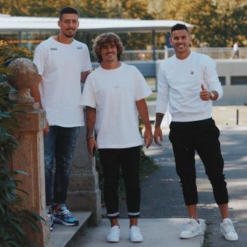 Pantalones usados por Antoine Griezmann en la cuenta de Instagram @antogriezmann