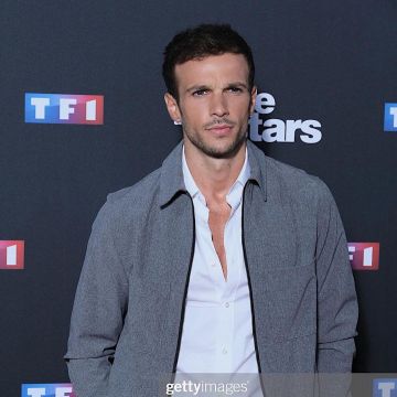 La chaqueta gris que lució Hugo Felipe para el photocall de Dance with the stars 2019 en TF1