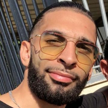 Anteojos en la cuenta de Instagram de @ladif_pnl