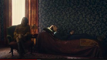 Les bottines vertes de Mélanie (Ana Girardot) dans Deux moi
