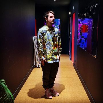 The shoes worn by Amixem on his account Instagram @amixem