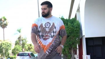 Harley Davidson tie dye tee shirt worn by Qrew tv in BACK TO SCHOOL OUTFITS EVERY SNEAKERHEAD NEEDS!! YouTube video