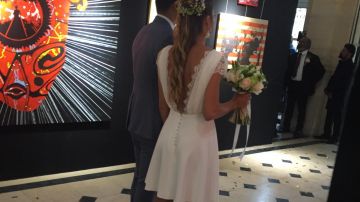 La robe blanche de mariée dans La maison des maternelles