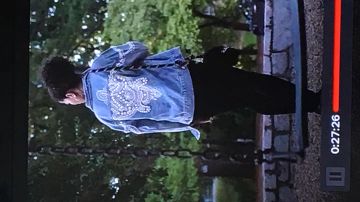 Jean jacket with embroidered beading by Nicole Warren (Alisha Wainwright) in How to raise a super-hero (S01E03)