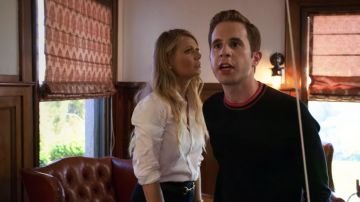 Sweater with red patterned collar worn by Payton Hobart (Ben Platt) in The Politician (S01E02)