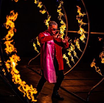 Red shirt worn by DJ Snake on his Instagram account @djsnake