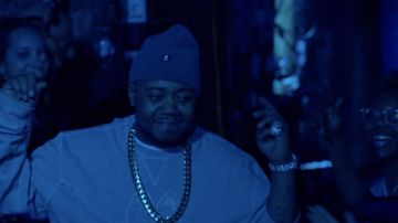 Gris Bonnet porté par Twista au Rythme de + de Flux (S01E04)