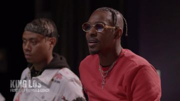 Or lunettes de soleil rondes porté par le Roi de Los au Rythme de + de Flux (S01E07)