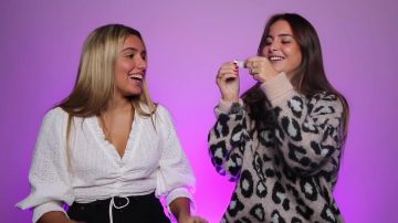 Le top broderies porté par Mayadorable dans la vidéo YouTube On tue des influenceurs feat. Danaë