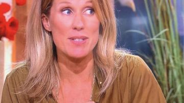 La blouse camel portée par Agathe Lecaron dans La maison des maternelles du 4 novembre 2019