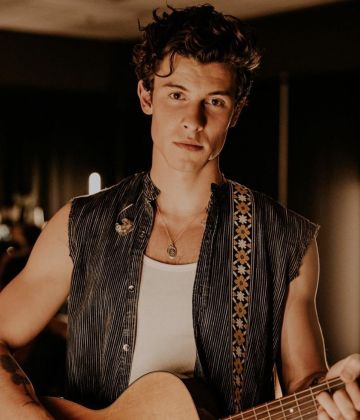 Shawn Mendes Clothes Outfits Brands Style And Looks Spotern