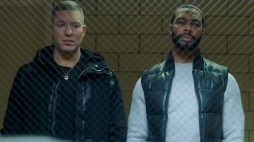 Sans manches Puff Jacket Gilet en noir porté par James "Ghost" St Patrick (Omari Hardwick) de la Puissance (S06E02)