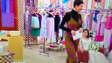 La robe imprimée léopard et fleurs de Cristina Córdula dans Les reines du shopping