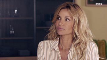 The striped shirt worn by Chloe (Ingrid Chauvin) in Tomorrow belongs to us Episode 586