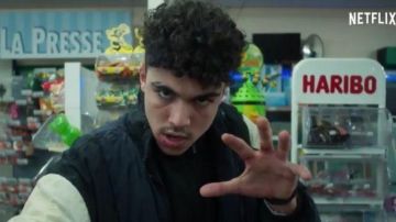 The jacket Sofiane (Carl Malapa) in the series Mortal season 1