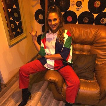 La camisa a cuadros de Chilla en la cuenta de Instagram de @chillaofficiel