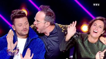 The blue jacket sequined Kev Adams in the emission Mask Singer