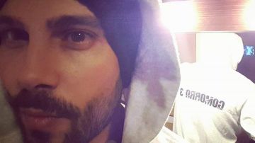 Sweatshirt hooded "Gomorrah 3" worn by Marco D'amore on a post-Instagram