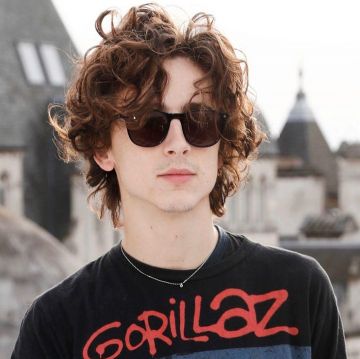 Necklace  worn by Timothée Chalamet  on the Instagram account @elioandoliver