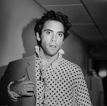 The shirt with polka dots worn by Mika on his account Instagram @mikainstagram