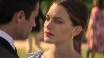 Cartilage Earring worn by Love Quinn (Victoria Pedretti) in YOU (S02E01)