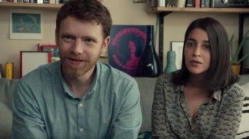 La chemise grise portée par Myriam (Leïla Bekhti) dans le film Chanson douce