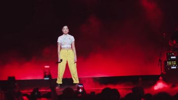 Jaune pantalon porté par Halsey dans sa Route Vers Maniaque (Épisode 8) de la musique de la vidéo