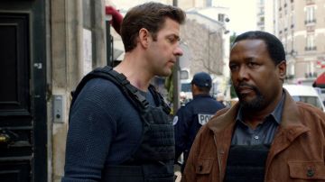 Navy knit sweater / shirt worn by Jack Ryan (John Krasinski) in Tom Clancy's Jack Ryan (S01E03)