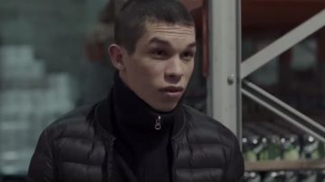 Suéter con cremallera de cuello alto de Ulysse Fravielle (Sandor Funtek) en K Contraire