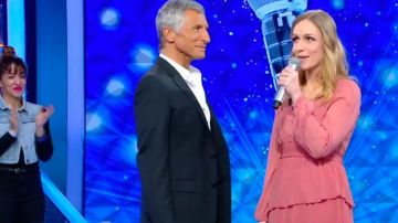 La robe rose portée par Margaux dans N'oubliez pas les paroles !