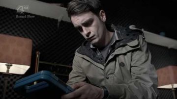 Bonito abrigo verde usado por Rudy Wade (Joe Gilgun) como se ve en Misfits
