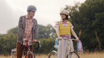 Chunky beaded yellow tank top vest worn by Lily Iglehart (Tanya Reynolds) in Sex Education (S01E08)